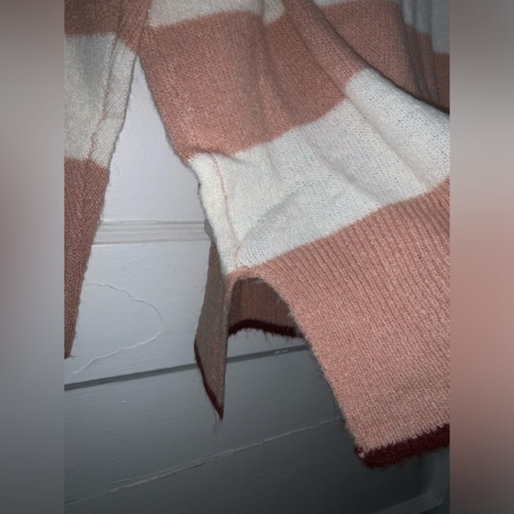 NWOT lush pink and cream striped lightweight sweater size medium - Picture 10 of 11